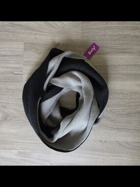 Black and Light Gray Knit Infinity Scarf